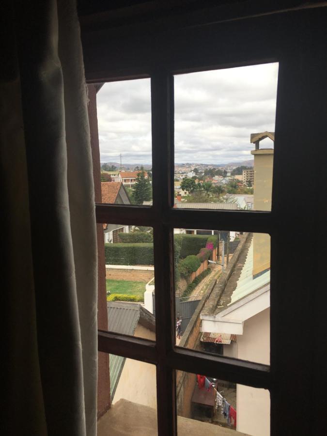 Le Fumoir Guest House Chambre Double Антананариву Экстерьер фото
