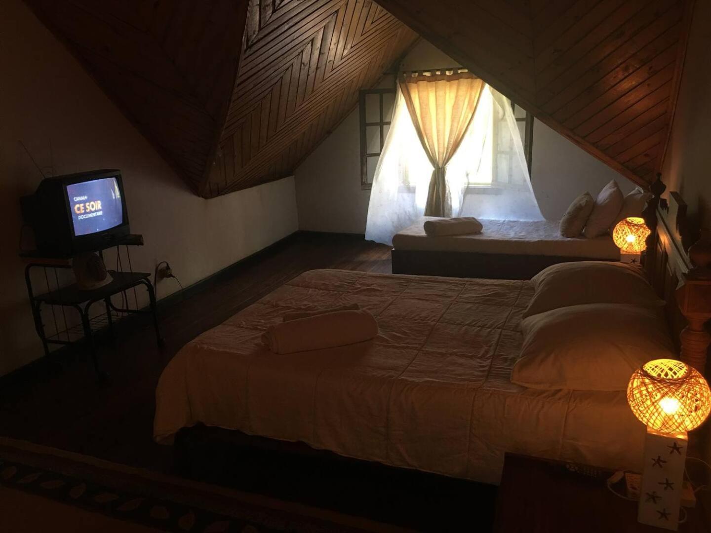 Le Fumoir Guest House Chambre Double Антананариву Экстерьер фото